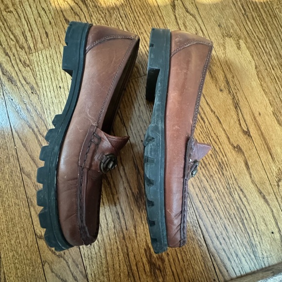 Clarks Vintage Leather Loafers - Picture 3 of 3